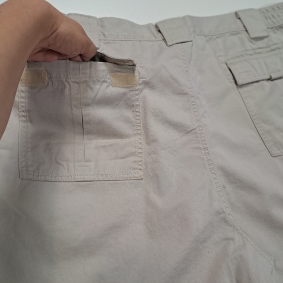 Roundtree & Yorke‎ men's shorts Size 48 brown with pockets - Picture 4 of 9